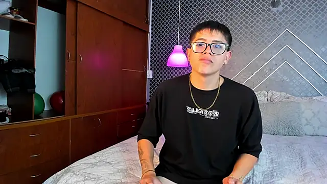 Snapshot of Evie_demn chatting on February 11, 8:20 pm Evie demn online show from February 11, 8:20 pm