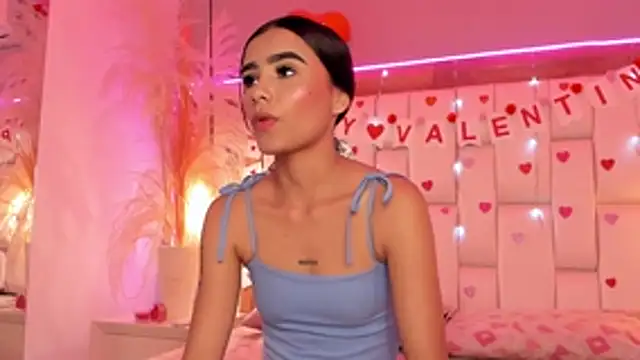 StefanyCondia online show from February 13, 6:30 pm