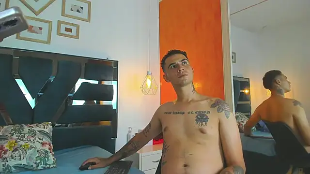 Snapshot of Irina_and_Max chatting on July 28, 8:01 pm Irina and Max online show from July 28, 8:01 pm