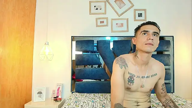 Irina and Max online show from February 5, 7:32 pm