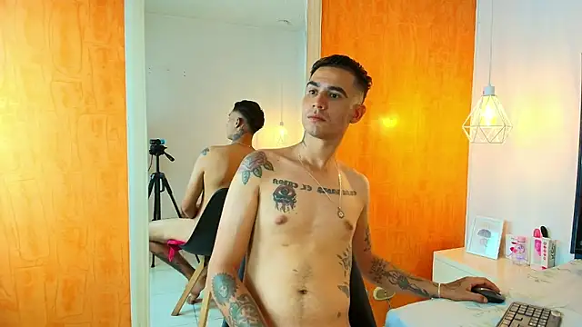 Irina and Max online show from April 18, 8:09 pm