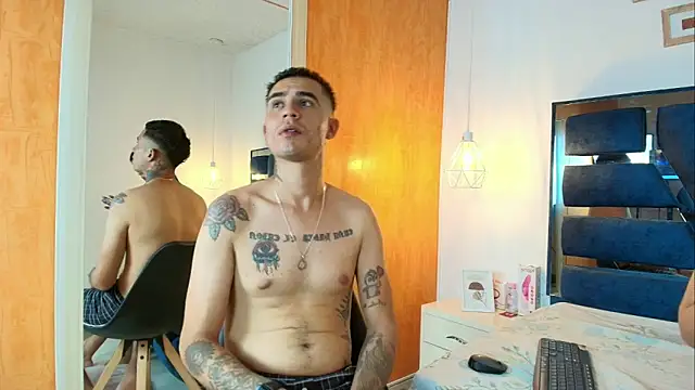 Irina and Max online show from April 4, 8:15 pm