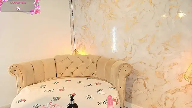 Snapshot of tifanibrown chatting on February 3, 12:21 pm tifanibrown online show from February 3, 12:21 pm