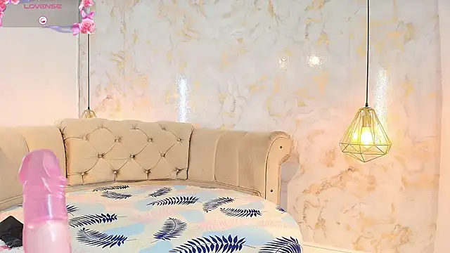 Snapshot of tifanibrown chatting on February 13, 12:38 pm tifanibrown online show from February 13, 12:38 pm