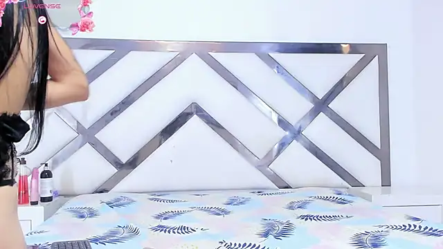 Snapshot of tifanibrown chatting on February 20, 1:13 pm tifanibrown online show from February 20, 1:13 pm