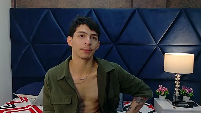 Logan Woods online show from February 16, 8:07 pm