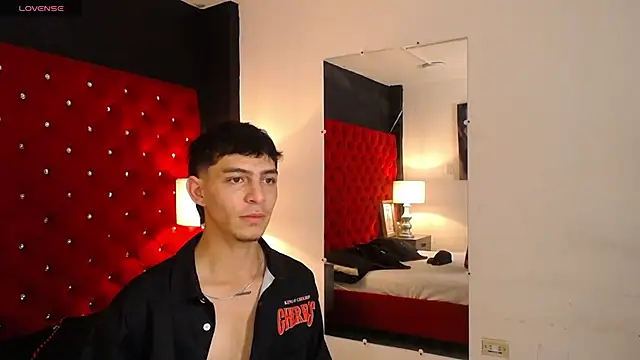 Logan Woods online show from January 18, 9:07 pm