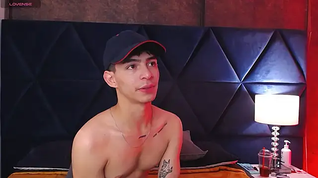 Logan Woods online show from March 6, 6:41 am