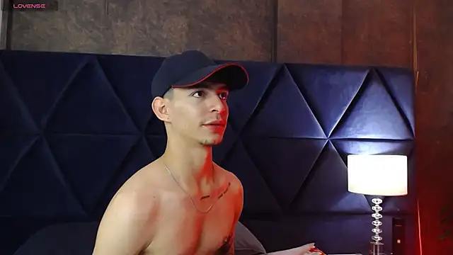 Logan Woods online show from February 28, 2:50 pm