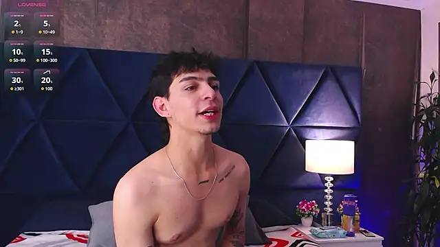 Logan Woods online show from February 20, 8:33 pm