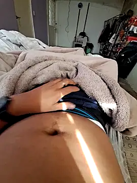 Snapshot of Charlyx-20 chatting on March 22, 10:33 pm Charlyx-20 online show from March 22, 10:33 pm