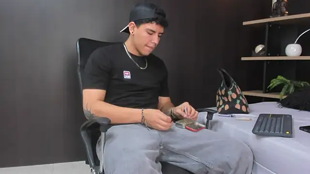 Tobias Vega online show from February 24, 5:58 pm