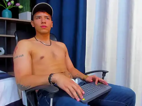 Tobias Vega online show from February 15, 2:34 am