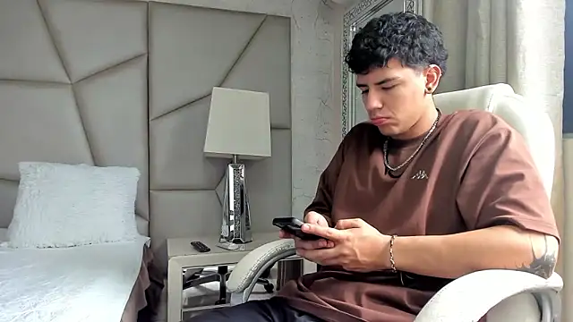 Tobias Vega online show from March 18, 6:09 pm