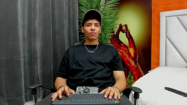 Tobias Vega online show from March 27, 11:38 pm