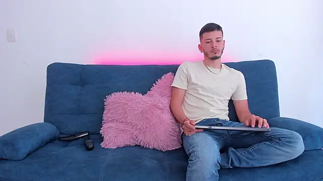 josh  val online show from March 19, 7:14 pm