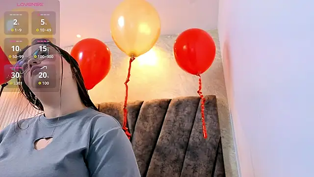 zoe hugeboobs online show from February 14, 12:05 pm