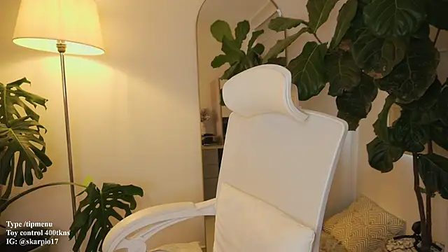 Scarlett NoirMuse online show from February 13, 7:25 pm