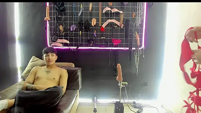 Slave Melany bdsm online show from May 29, 1:28 pm