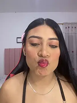 Snapshot of GabrielaZuluaga chatting on February 7, 5:15 am GabrielaZuluaga online show from February 7, 5:15 am