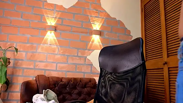 mister eithan online show from February 11, 2:33 am