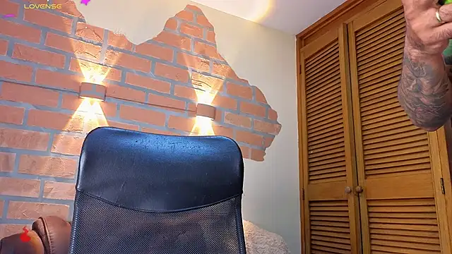 mister eithan online show from March 5, 2:19 am