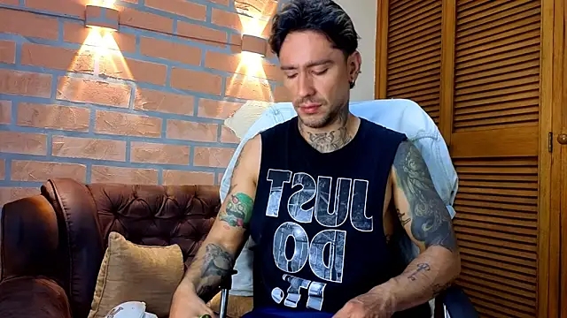 mister eithan online show from February 25, 2:23 am