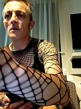 SophienewCDplayer online show from April 13, 12:03 am