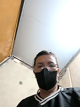 Pussy-xx online show from April 4, 11:33 pm