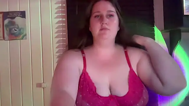 xopeachybaby online show from April 9, 5:31 am