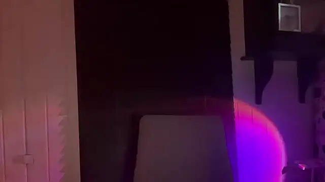 xopeachybaby online show from April 8, 7:43 am