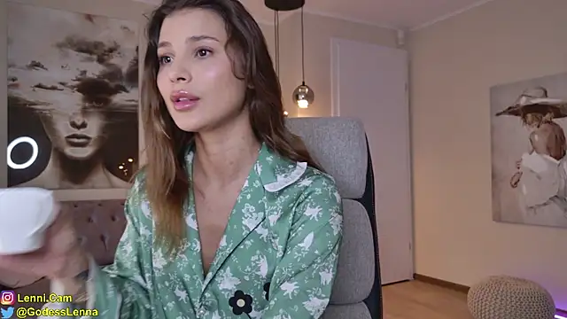 Snapshot of Lenna_Godess chatting on February 7, 7:27 am Lenna Godess online show from February 7, 7:27 am