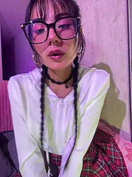  Lucycherry online show from March 19, 6:57 am