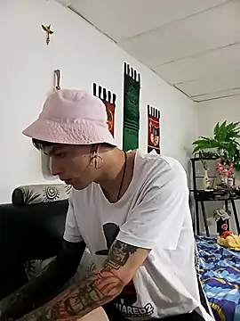 Snapshot of blackninja66 chatting on February 13, 2:39 pm blackninja66 online show from February 13, 2:39 pm