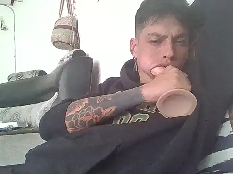 Snapshot of blackninja66 chatting on February 2, 2:27 pm blackninja66 online show from February 2, 2:27 pm