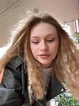 DayaFoxy online show from March 15, 1:18 pm