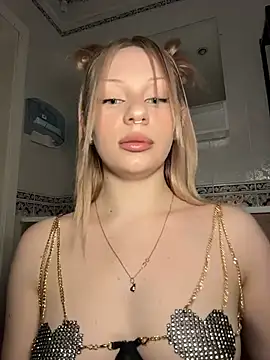 Snapshot of DayaFoxy chatting on February 20, 11:45 am DayaFoxy online show from February 20, 11:45 am