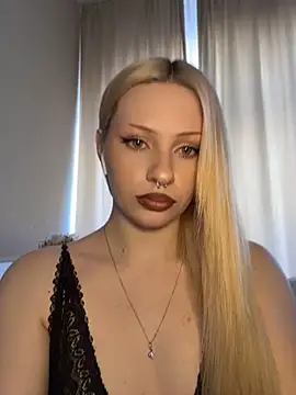 DayaFoxy online show from April 30, 1:07 pm