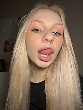 DayaFoxy online show from April 10, 1:07 pm