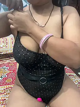 Snapshot of Real_Roma chatting on June 26, 11:10 pm Real Roma online show from June 26, 11:10 pm