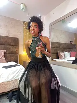 Snapshot of Afrodita_Greenn chatting on July 12, 10:10 pm Afrodita Greenn online show from July 12, 10:10 pm