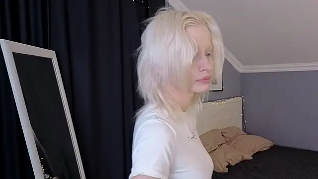 Naomi Demio online show from March 26, 12:25 pm