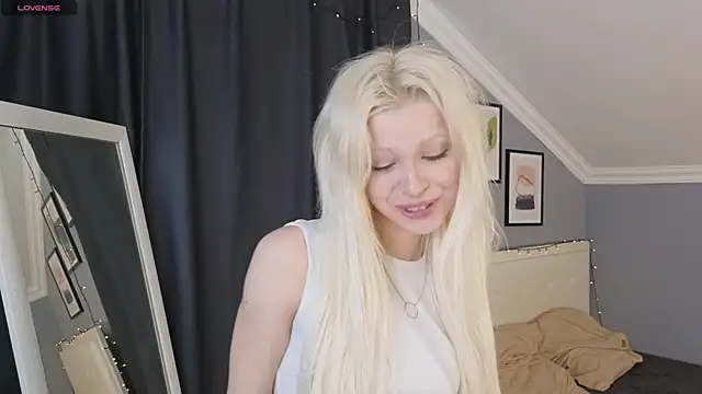 Naomi Demio online show from April 4, 12:34 pm