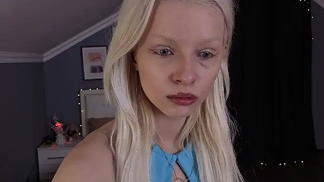 Snapshot of Naomi_Demio chatting on March 4, 10:12 am Naomi Demio online show from March 4, 10:12 am