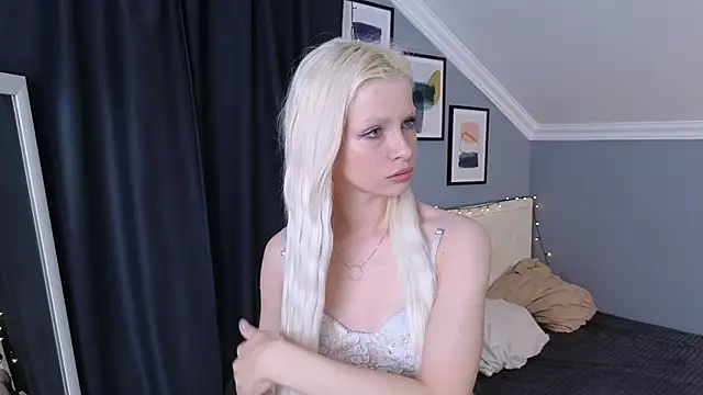 Naomi Demio online show from March 15, 12:12 pm