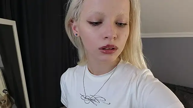 Naomi Demio online show from March 13, 12:10 pm