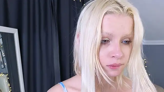 Naomi Demio online show from March 19, 1:22 pm