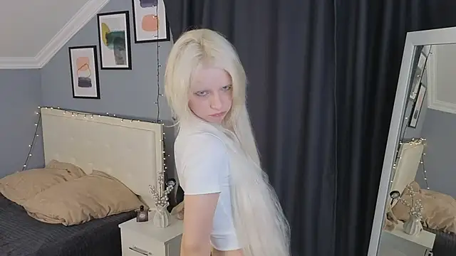 Naomi Demio online show from March 11, 11:37 am