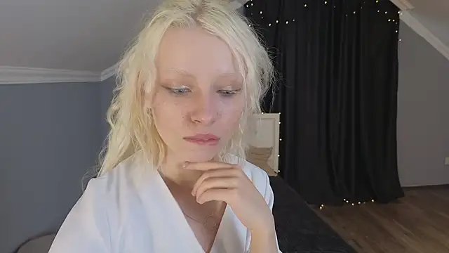 Snapshot of Naomi_Demio chatting on February 22, 9:11 am Naomi Demio online show from February 22, 9:11 am