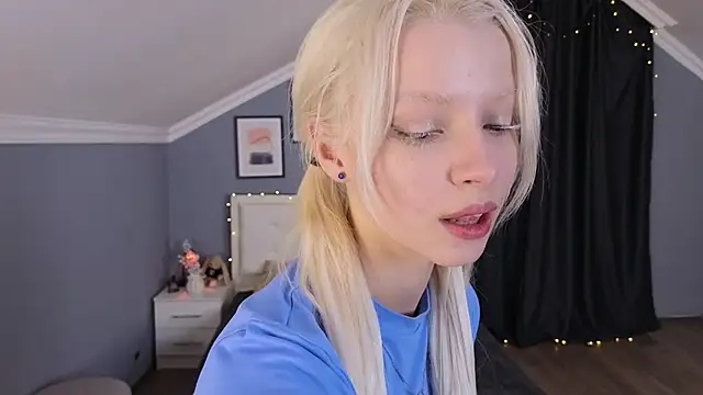 Naomi Demio online show from March 5, 11:07 am